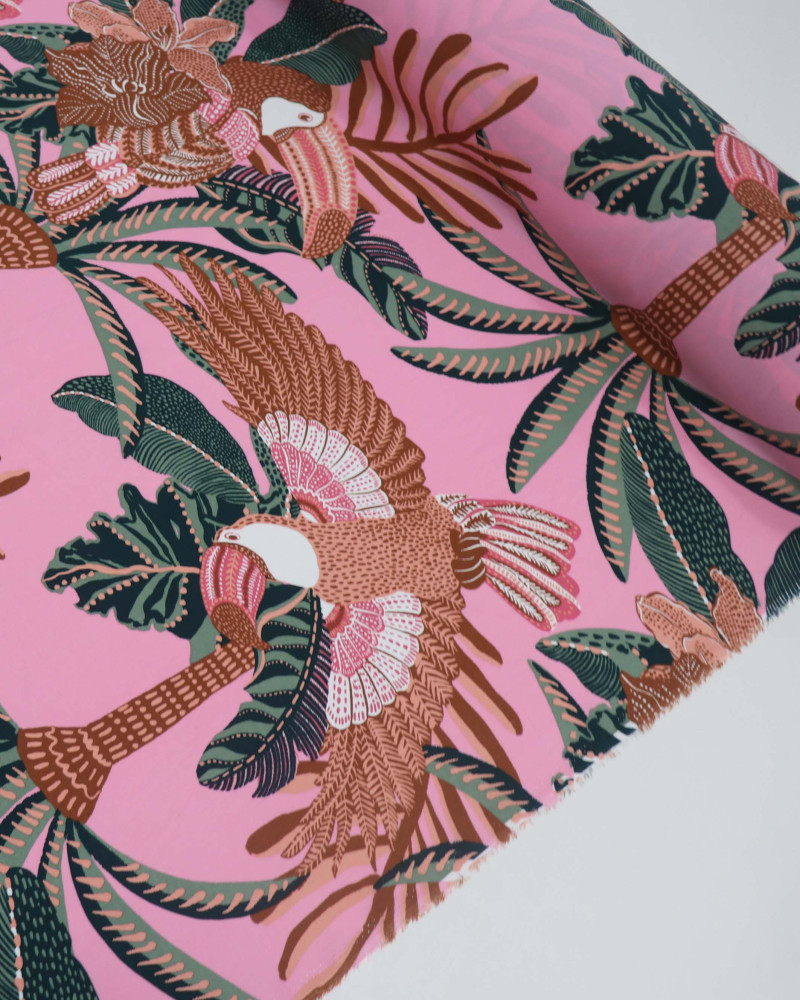 Tecido Viscose Macro Coqueiros e Tucanos Marrom, Verde e Rosa