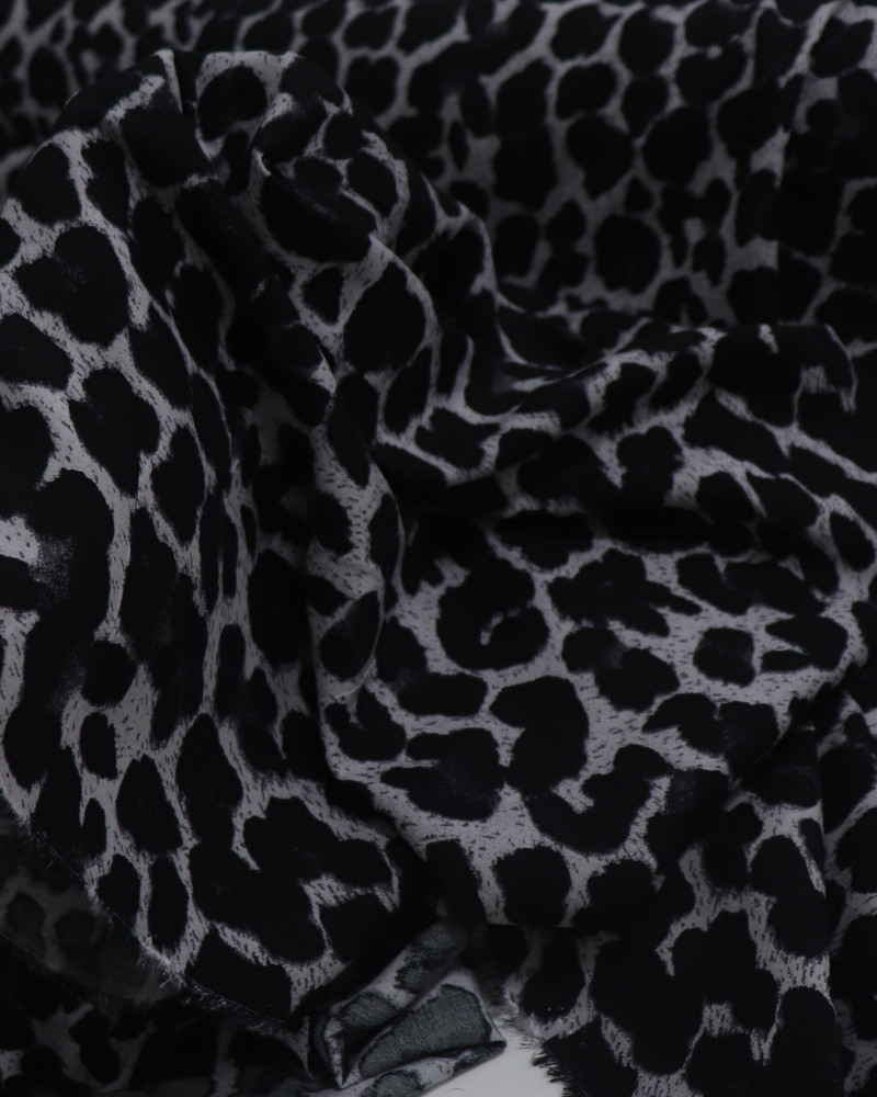 Tecido Viscose Animal Print Cinza