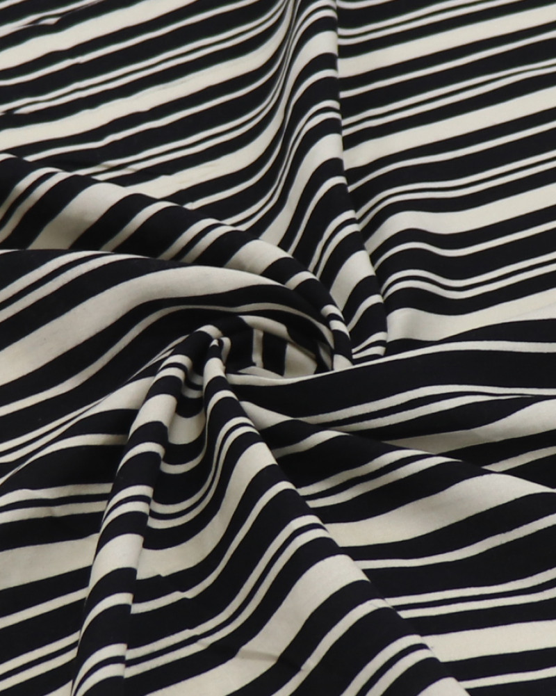 Tecido Viscose Multi Listras Creme e Preto