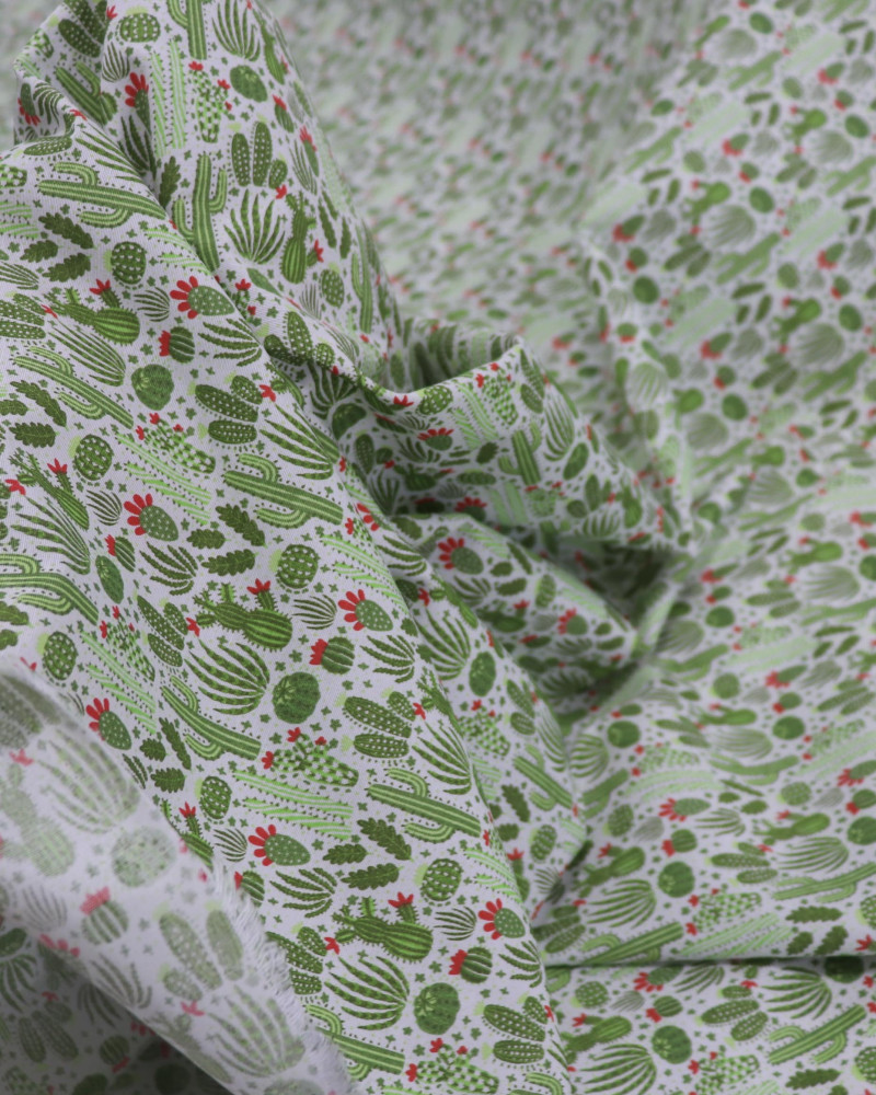 Tecido Tricoline Mista Cactos Tons de Verde e Branco (1.1m)