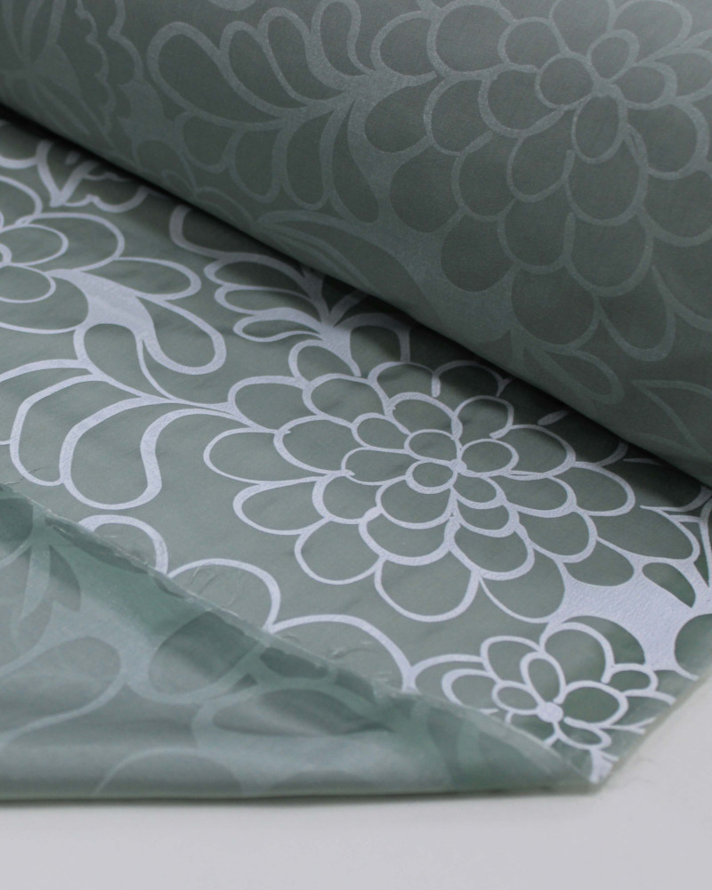 Tecido Tactel Fino Pétalas Abstratas Branco e Verde Acinzenado