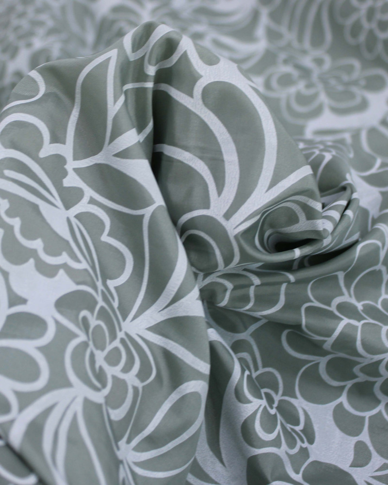 Tecido Tactel Fino Pétalas Abstratas Branco e Verde Acinzenado