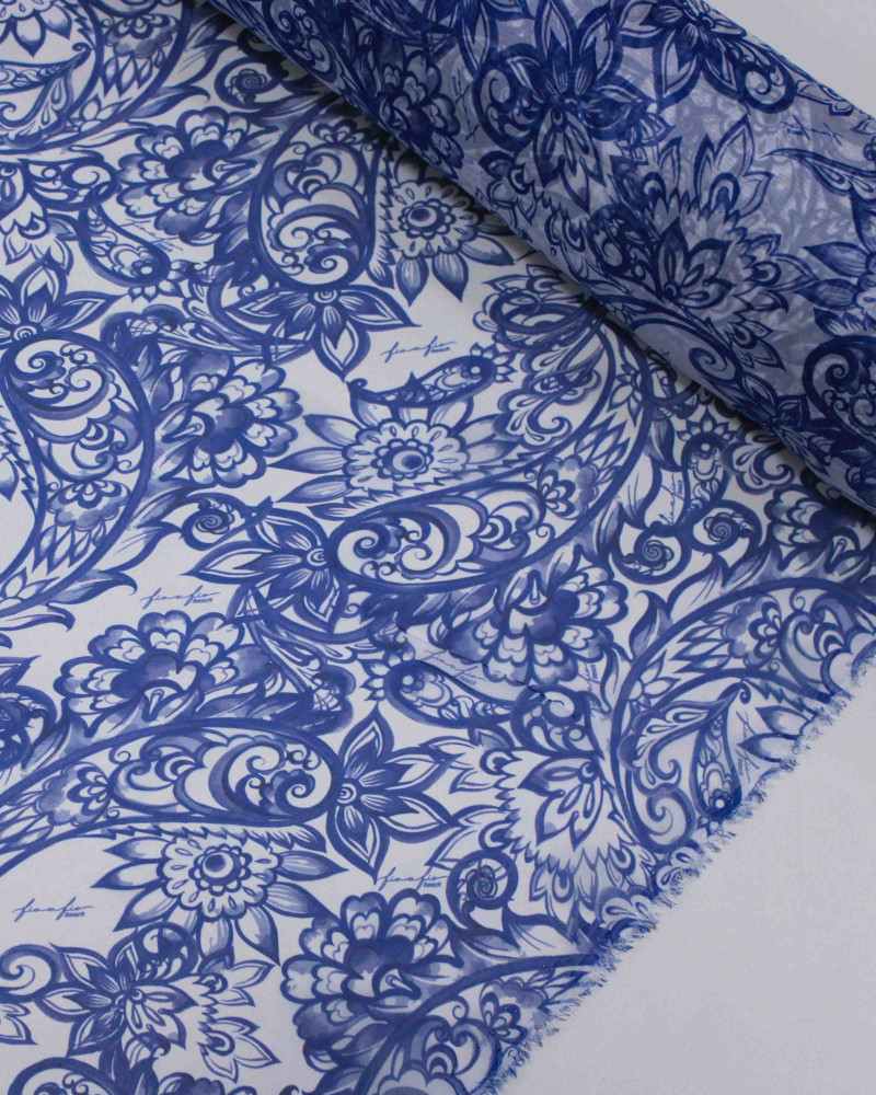 Tecido Crepe Chiffon Estampa Paisley e Flores Azul e Branco