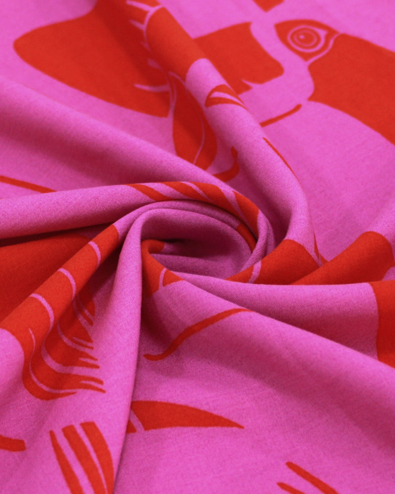 Tecido Viscose Premium Macro Tucanos Vermelho e Rosa