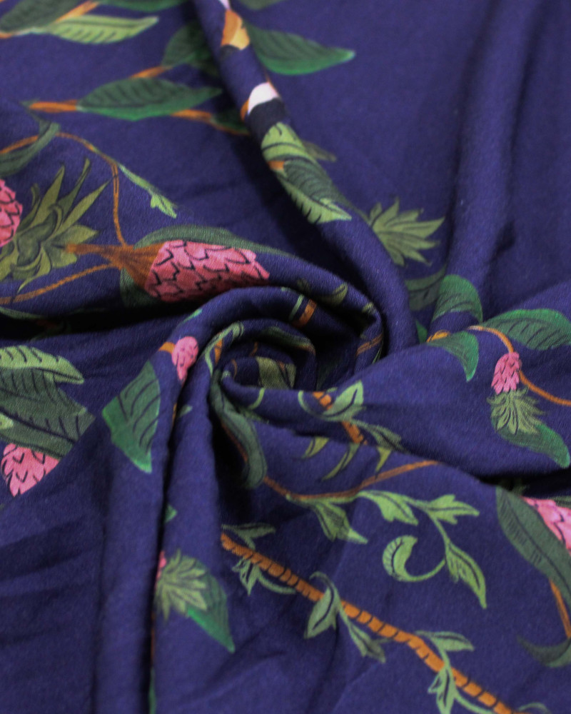 Tecido Viscose Premium Barrado Estampa Lenço Flora e Fauna Colorido e Azul Marinho Noite