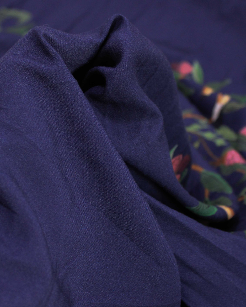 Tecido Viscose Premium Barrado Estampa Lenço Flora e Fauna Colorido e Azul Marinho Noite