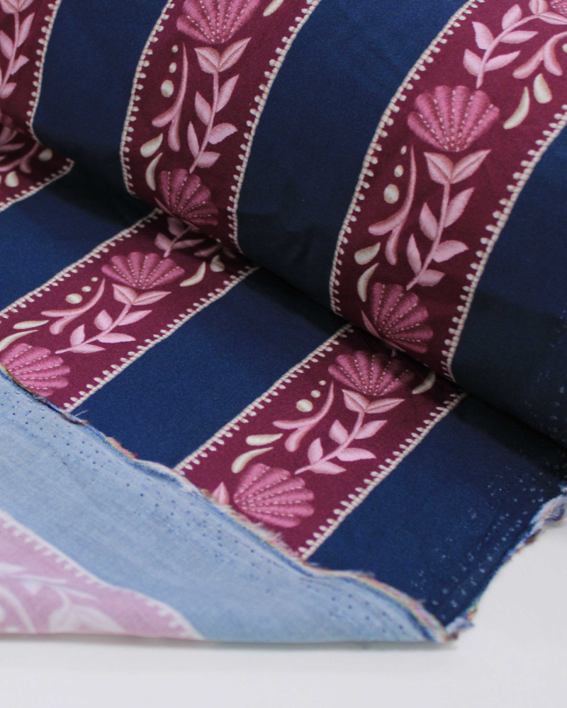 Tecido Viscose Premium Ramos Florais em Listras Tons de Roxo e Azul Petróleo