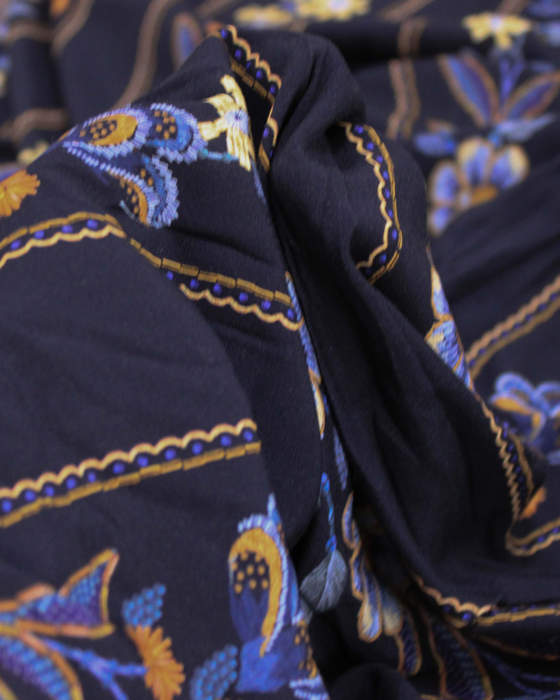 Tecido Viscose Premium Multi Listras Florais Tons de Azul, Amarelo e Preto