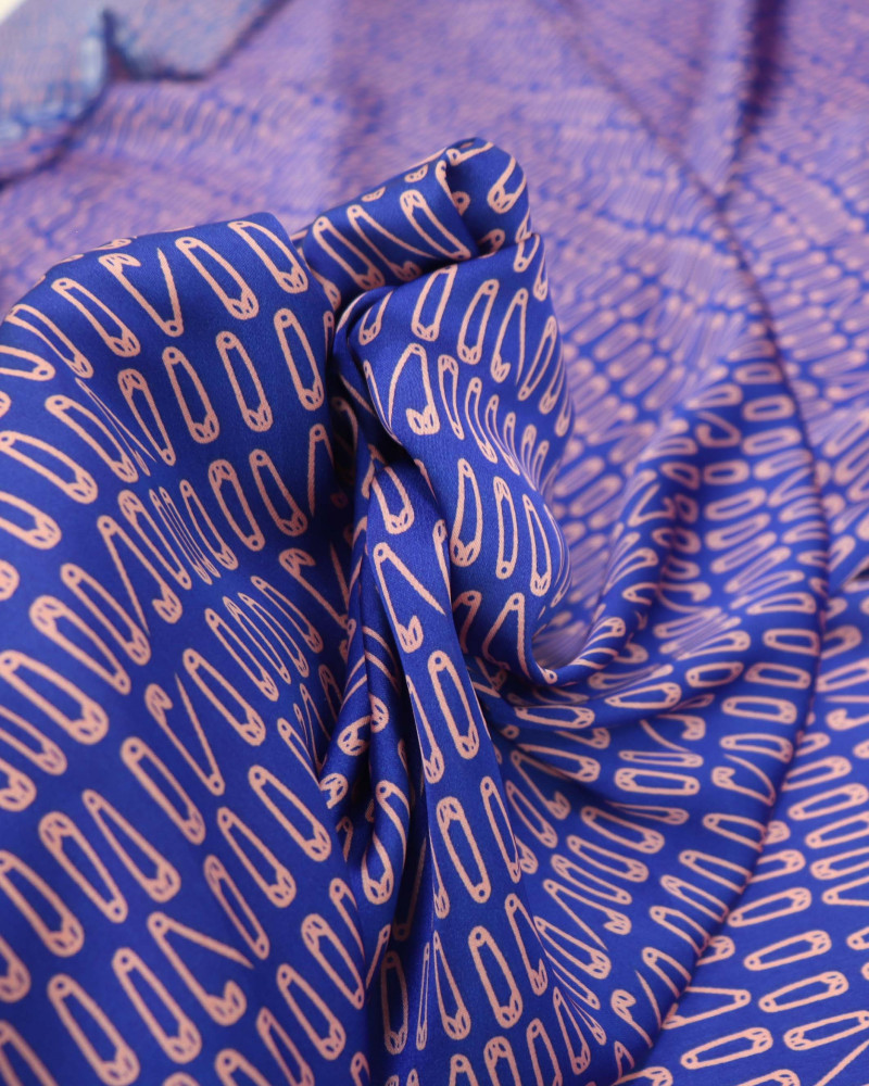 Tecido Crepe Silk Alfinetes Rosé e Azul Royal