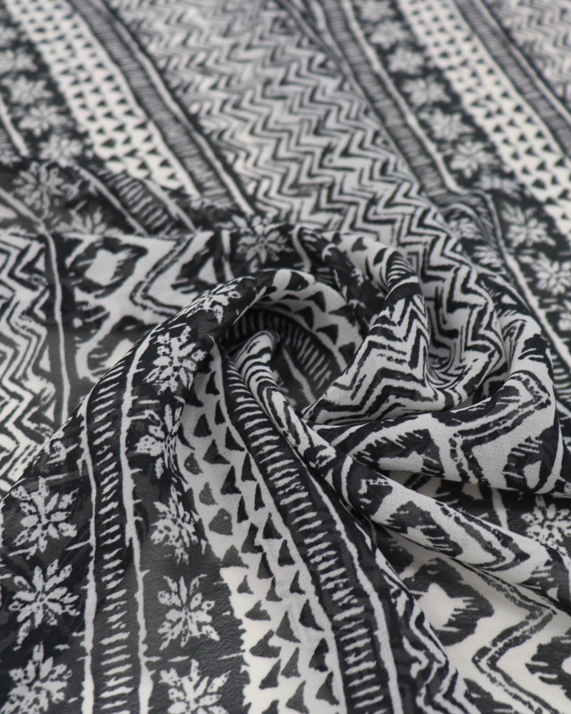 Tecido Crepe Chiffon Micro Barrado Étnico P/B