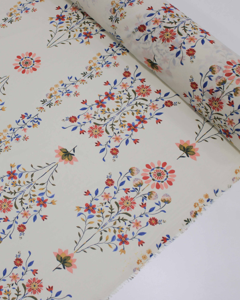 Tecido Crepe Chiffon Grosso Buquês Florais Colorido e Creme