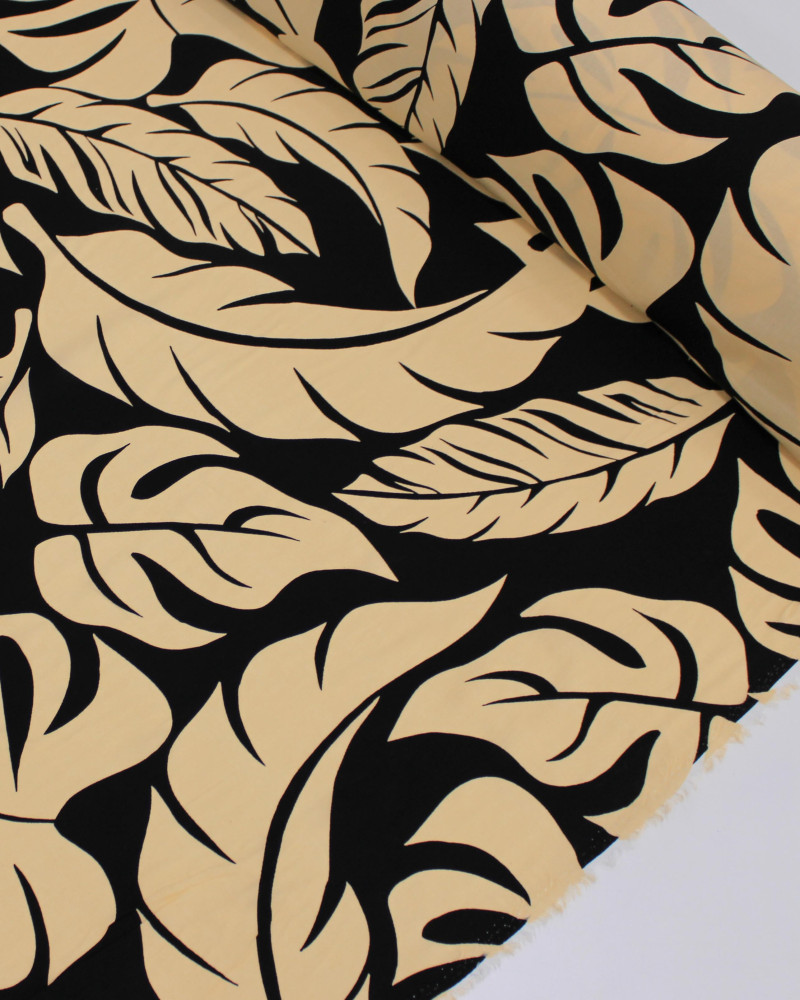 Tecido Viscose Macro Folhas Creme e Preto