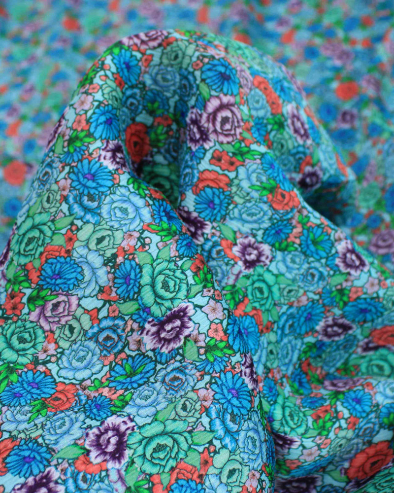 Tecido Crepe Chiffon Texturizado Italiano Tapete Floral em Listras Colorido