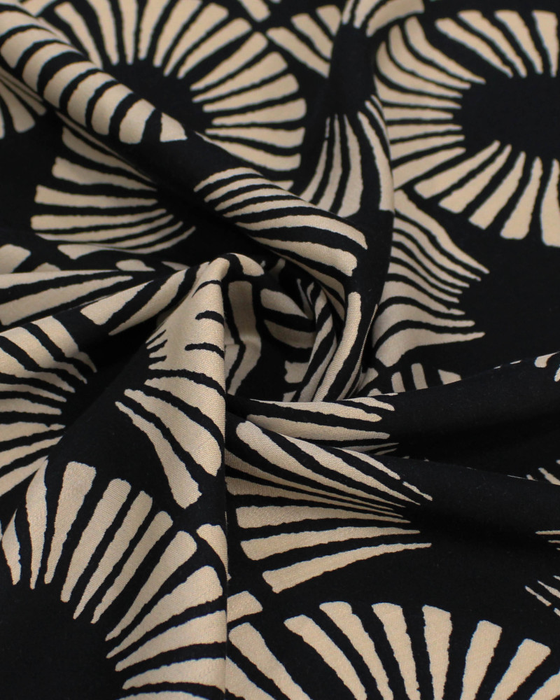 Tecido Viscose Italiano Círculos em Listras Bege e Preto