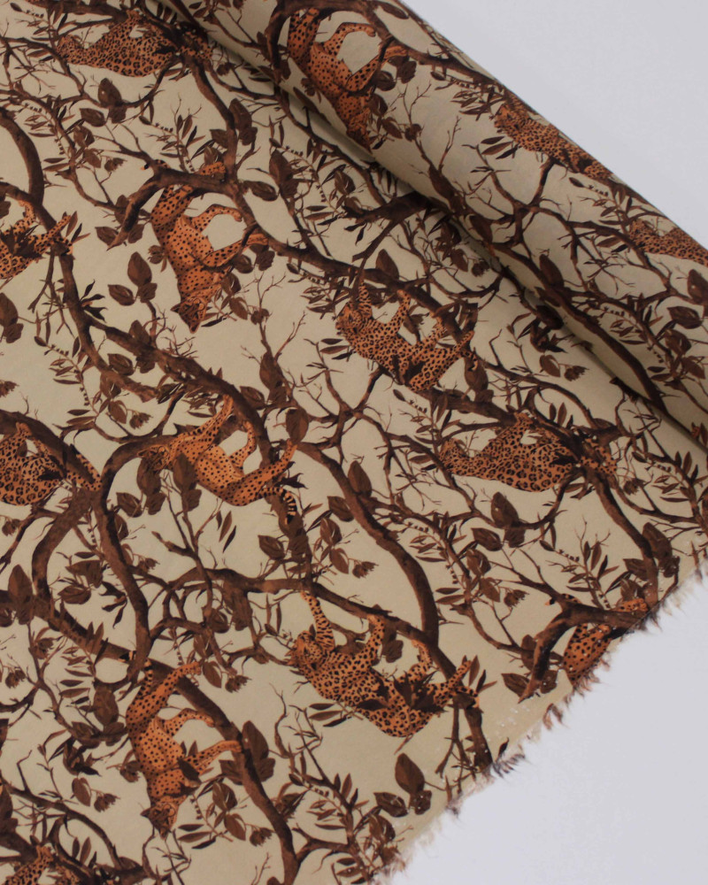 Tecido Viscose Italiano Leopardos em Galhos Laranja, Marrom e Bege
