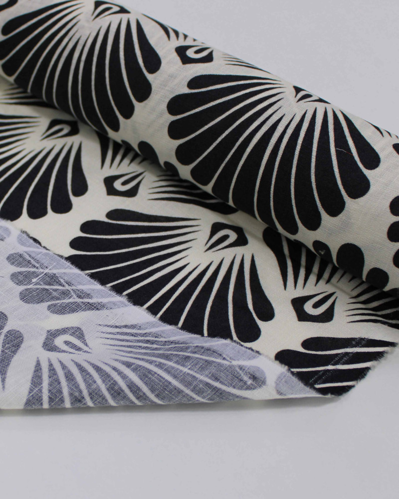 Tecido Linho Puro Italiano Conchas Preto e Offwhite