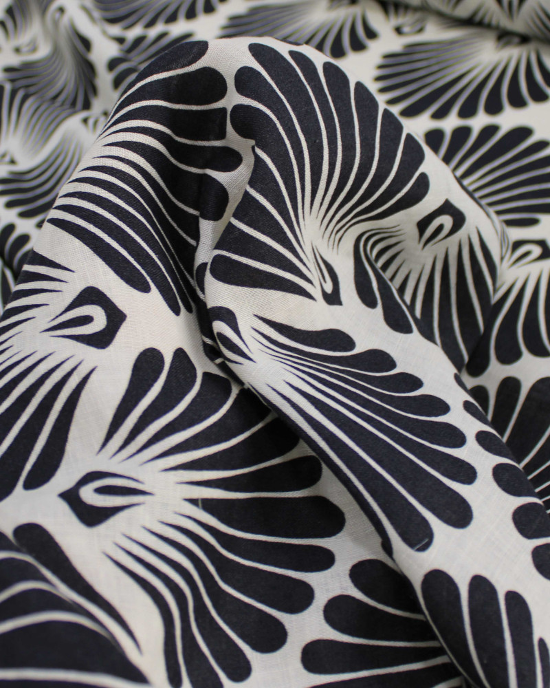 Tecido Linho Puro Italiano Conchas Preto e Offwhite