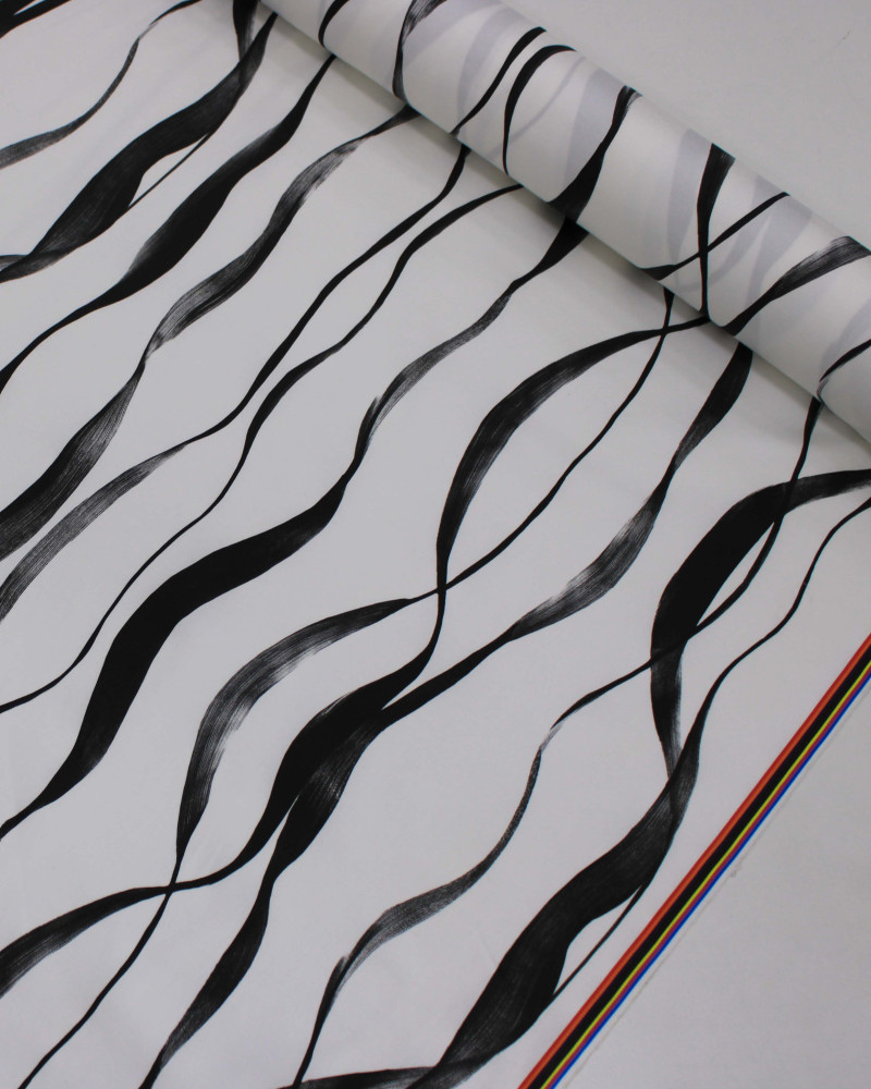Tecido Micro Fibra Alfaiataria Italiano Listras Curvas Preto e Offwhite