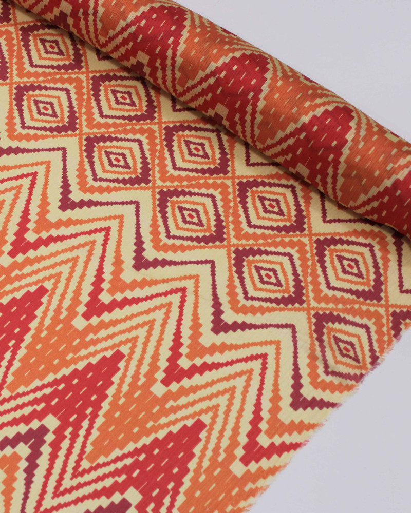 Tecido Crepe Chiffon Texturizado Italiano Chevron em Listras Tons Quentes e Creme