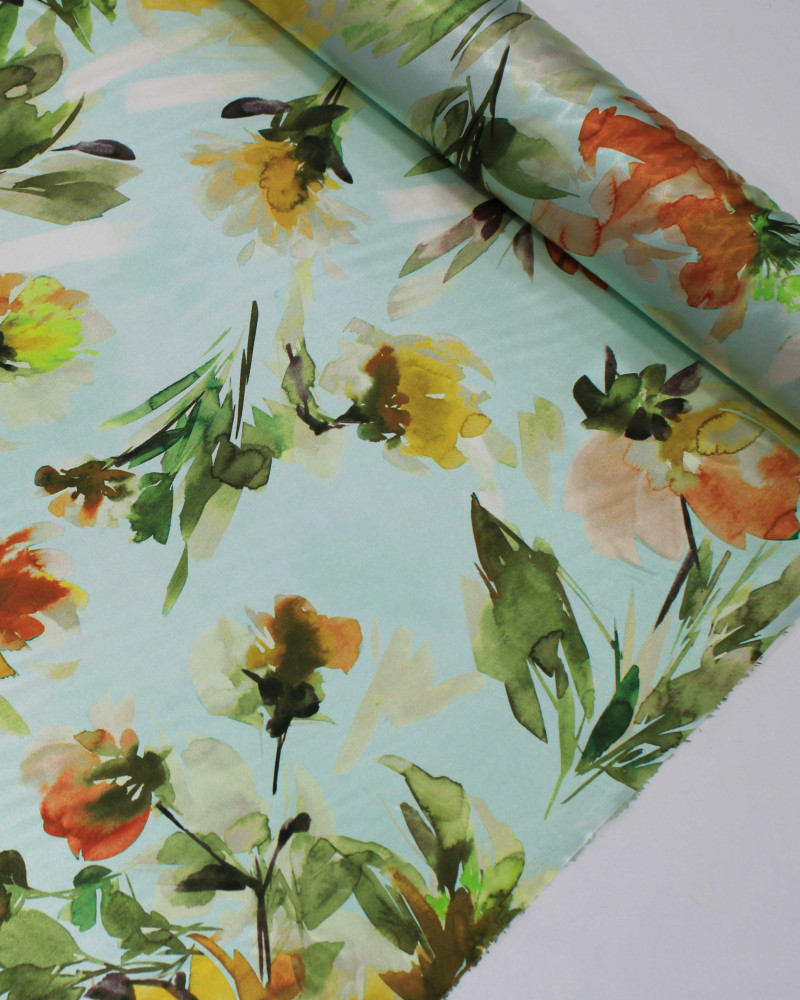 Tecido Crepe Silk Italiano Macro Ramos Florais Colorido e Verde Sálvia