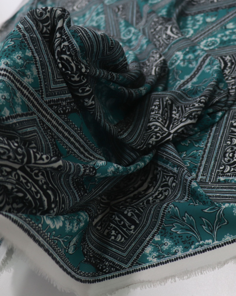 Tecido Crepe Bubble Multi Estampado Preto e Verde Tifany