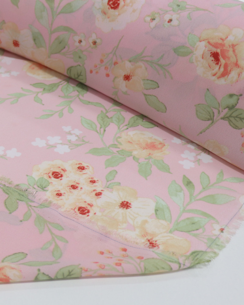 Tecido Crepe Koshibo Leve Campo Floral Bege Claro e Rosa Bebê