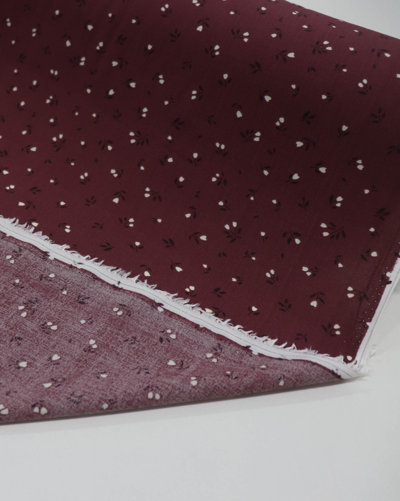 Tecido Viscose Micro Tulipas Offwhite e Vinho