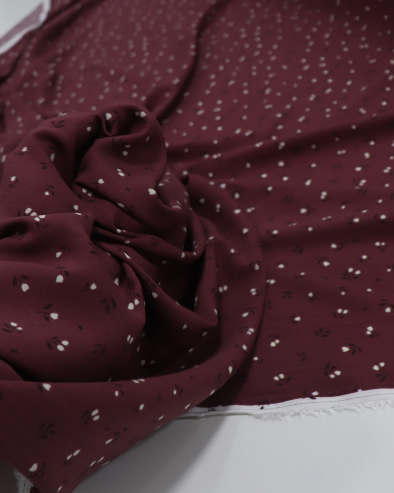 Tecido Viscose Micro Tulipas Offwhite e Vinho