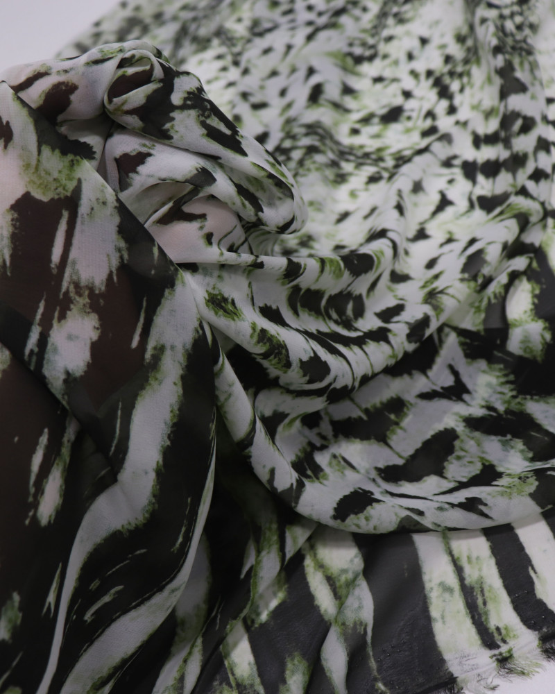 Tecido Crepe Chiffon Estampa Abstrata Branco e Tons de Verde