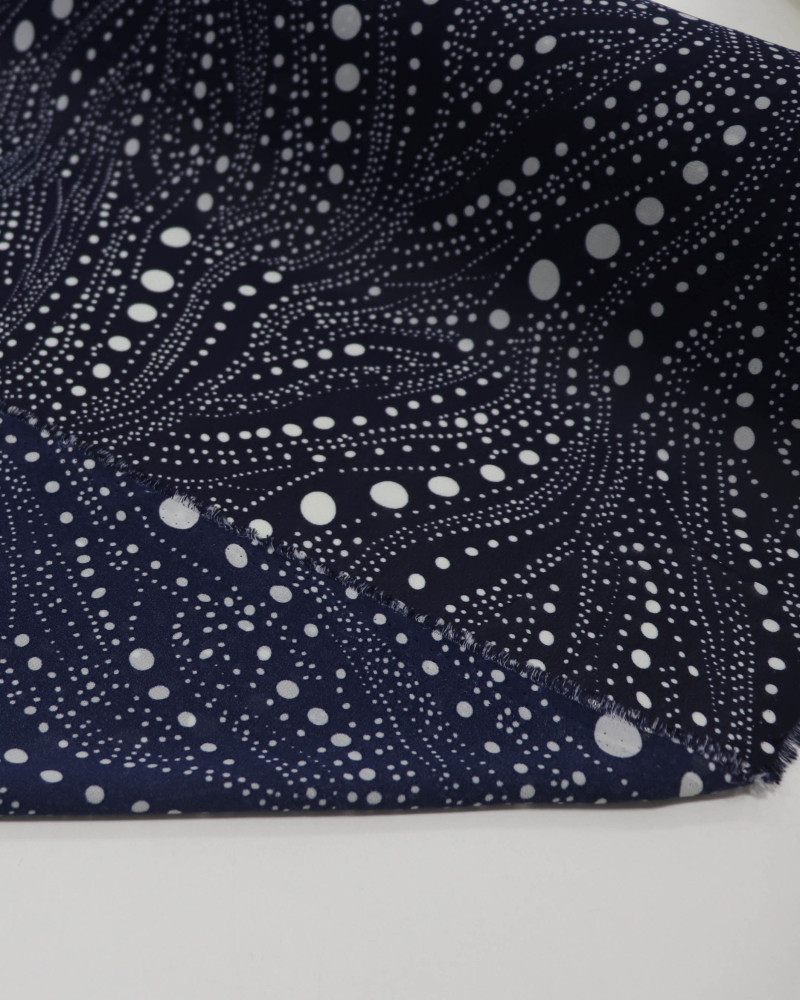Tecido Crepe Chiffon Multi Poá Ondulado Branco e Azul Marinho