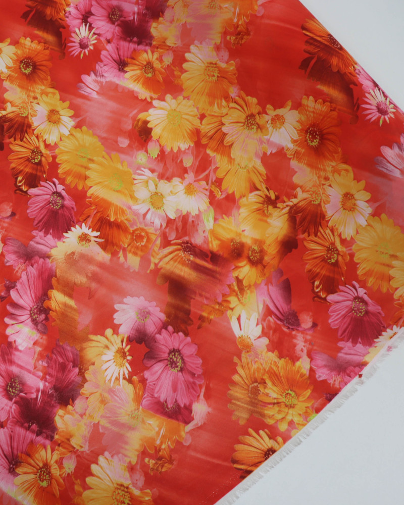 Tecido Crepe Chiffon Margaridas Tons Vibrantes