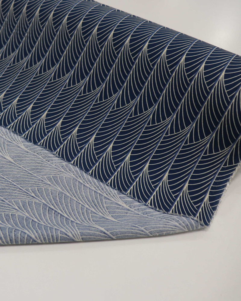 Tecido Viscose Linhas Curvas Creme e Azul Petróleo