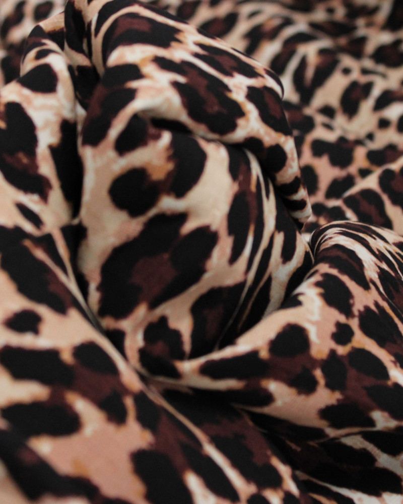 Tecido Viscose Texturizada Animal Print Preto Marrom e Bege