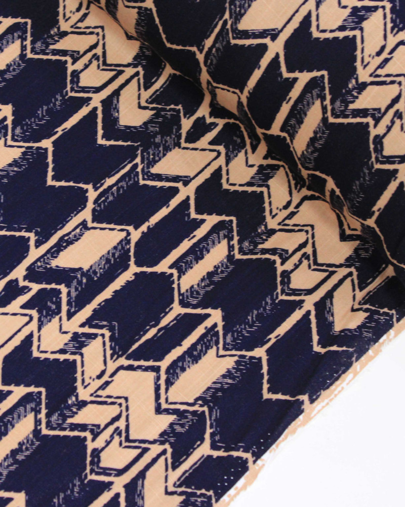 Tecido Viscose Texturizada Chevron Irregular Nude e Azul Marinho