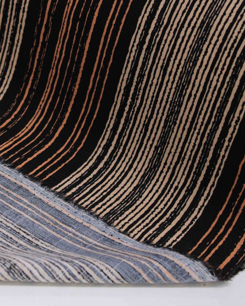 Tecido Viscose Texturizada Listras Bege, Laranja e Preto