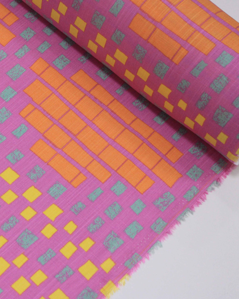 Tecido Viscose Texturizada Listras Geométricas Colorido e Rosa