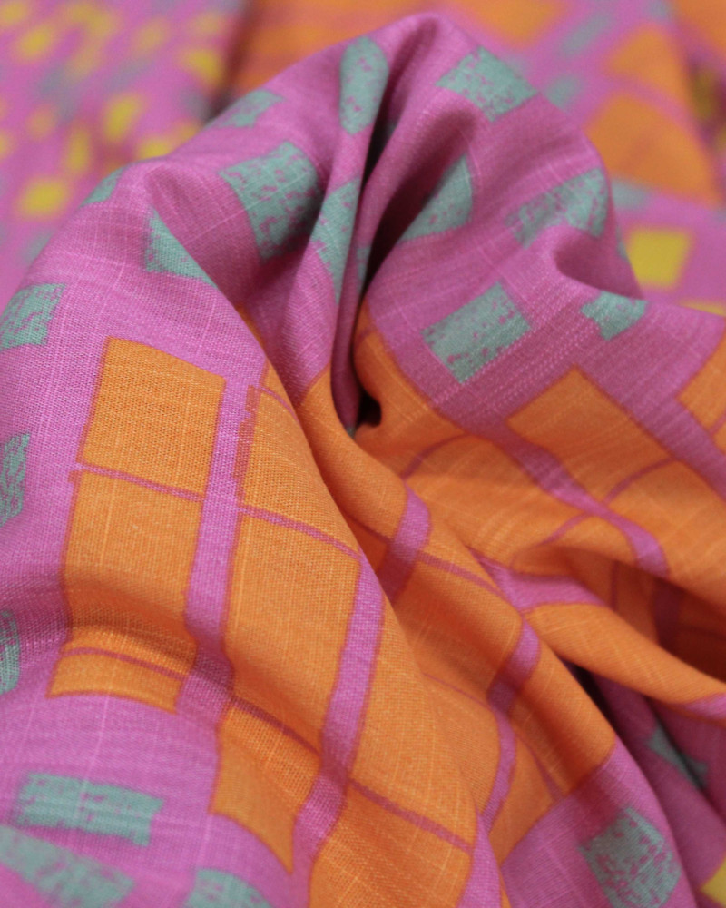 Tecido Viscose Texturizada Listras Geométricas Colorido e Rosa