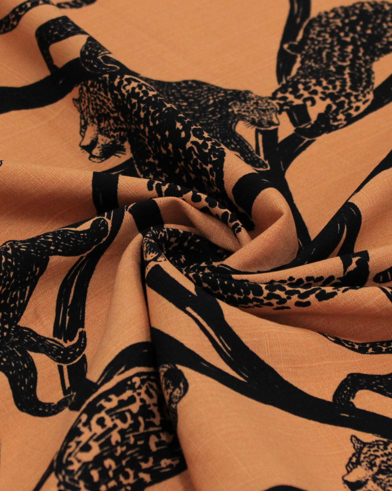 Tecido Viscose Texturizada Onças Pintadas Preto e Argila