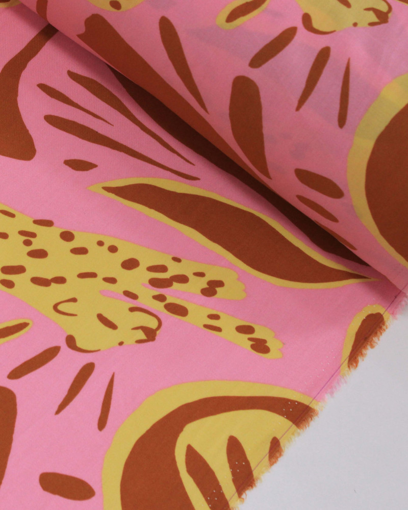Tecido Viscose Onças Absrata Amarelo, Marrom e Rosa