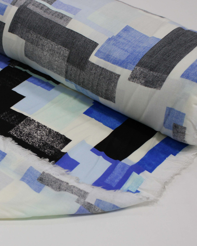 Tecido Viscose Estampa Geométrica Preto, Tons de Azul e Offwhite
