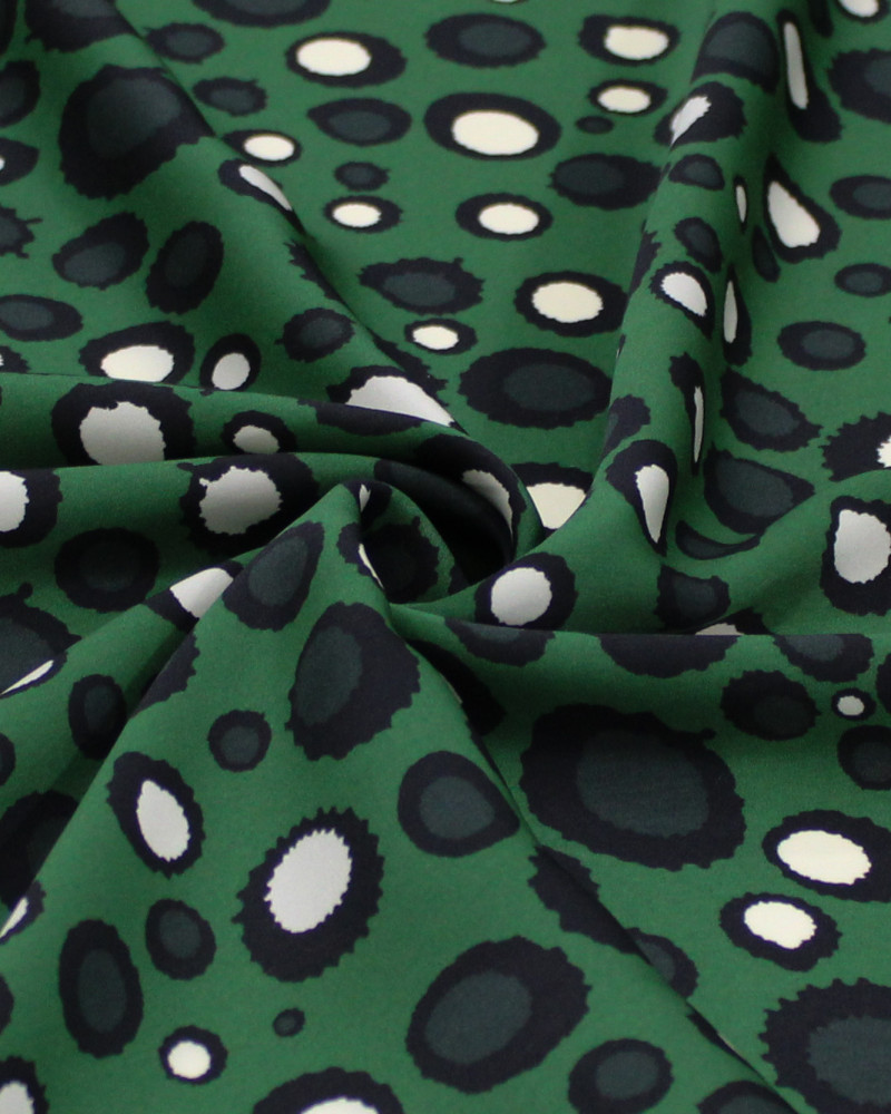 Tecido Crepe Salinas Pingos Irregulares Offwhite, Preto e Verde Floresta