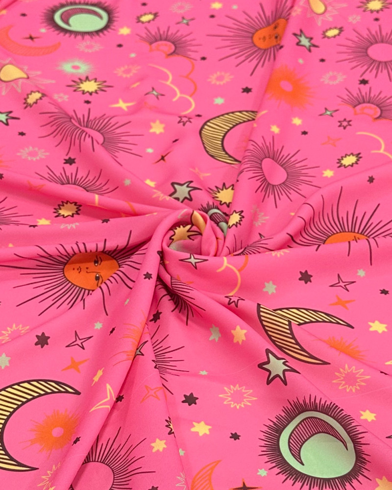 Tecido Crepe Koshibo Leve Constelação Colorido e Rosa (COM DETALHES)