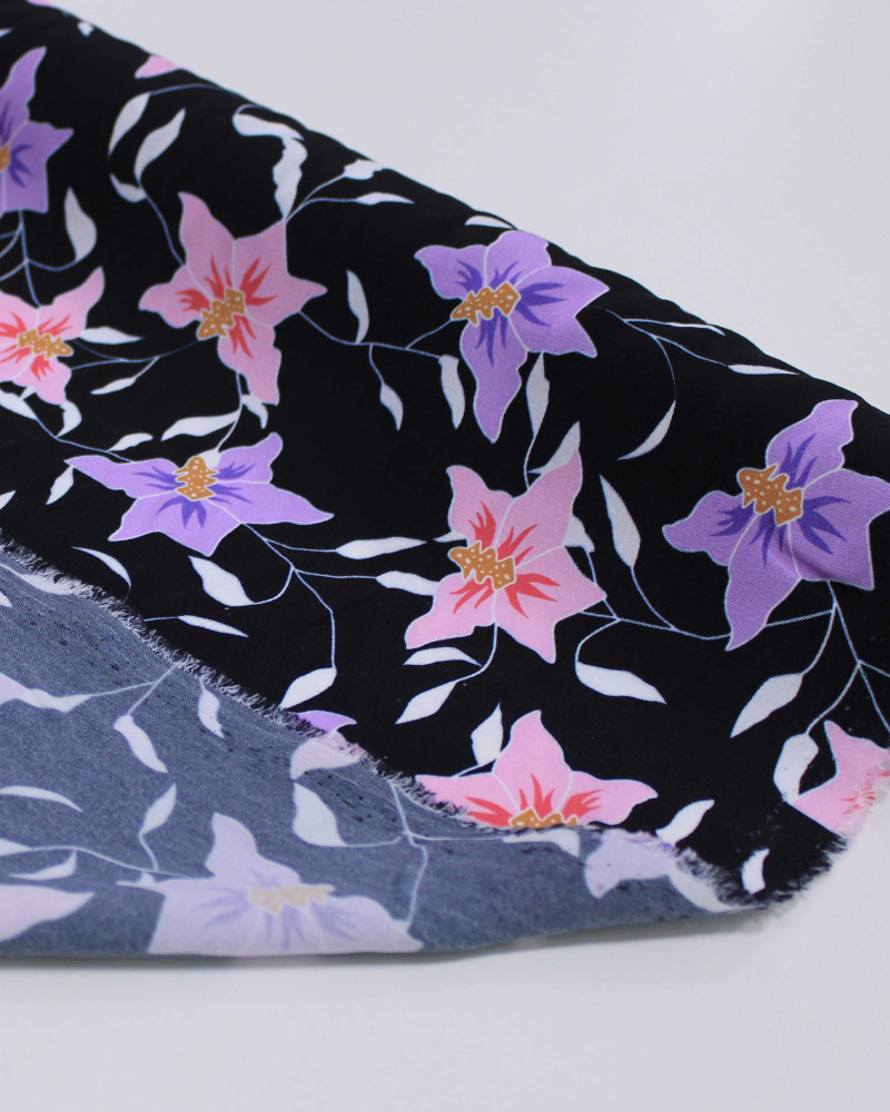 Tecido Crepe de Viscose Flores Rosa, Roxo e Preto