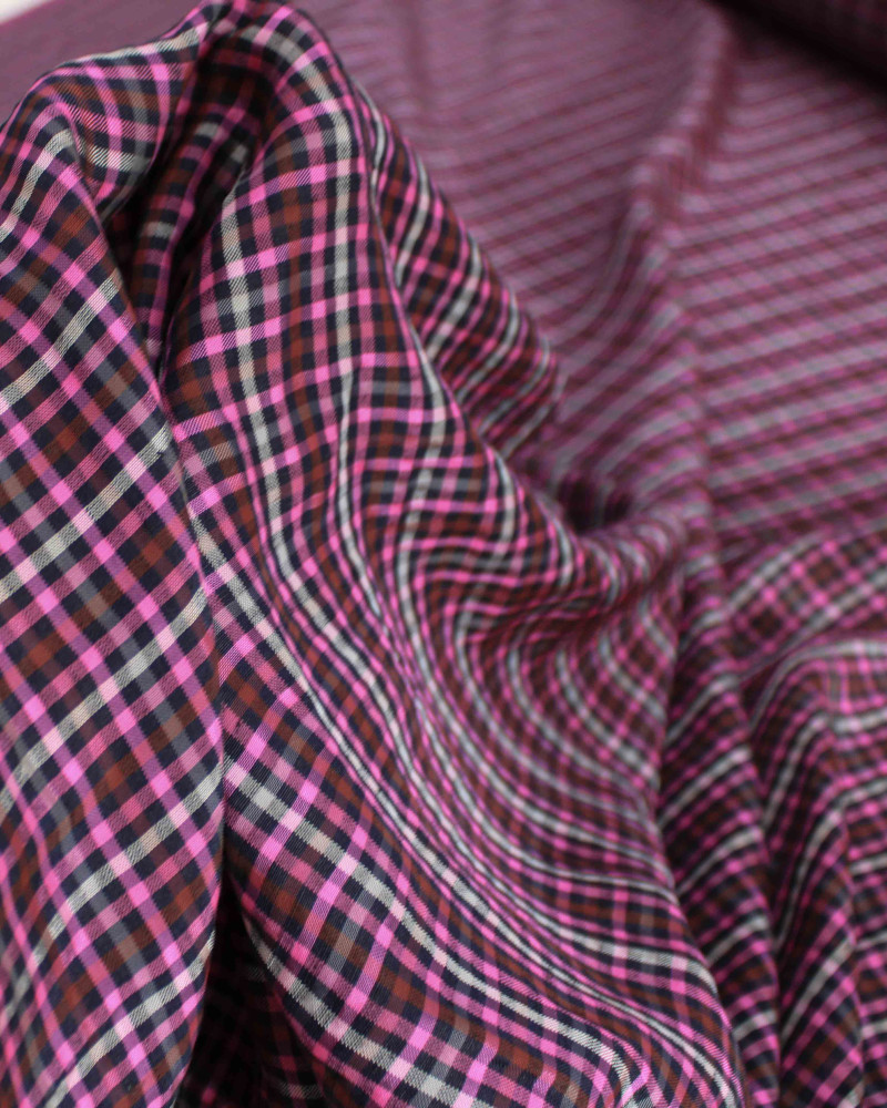 Tecido Linho Misto Italiano Micro Quadriculado Marsala, Rosa e Preto