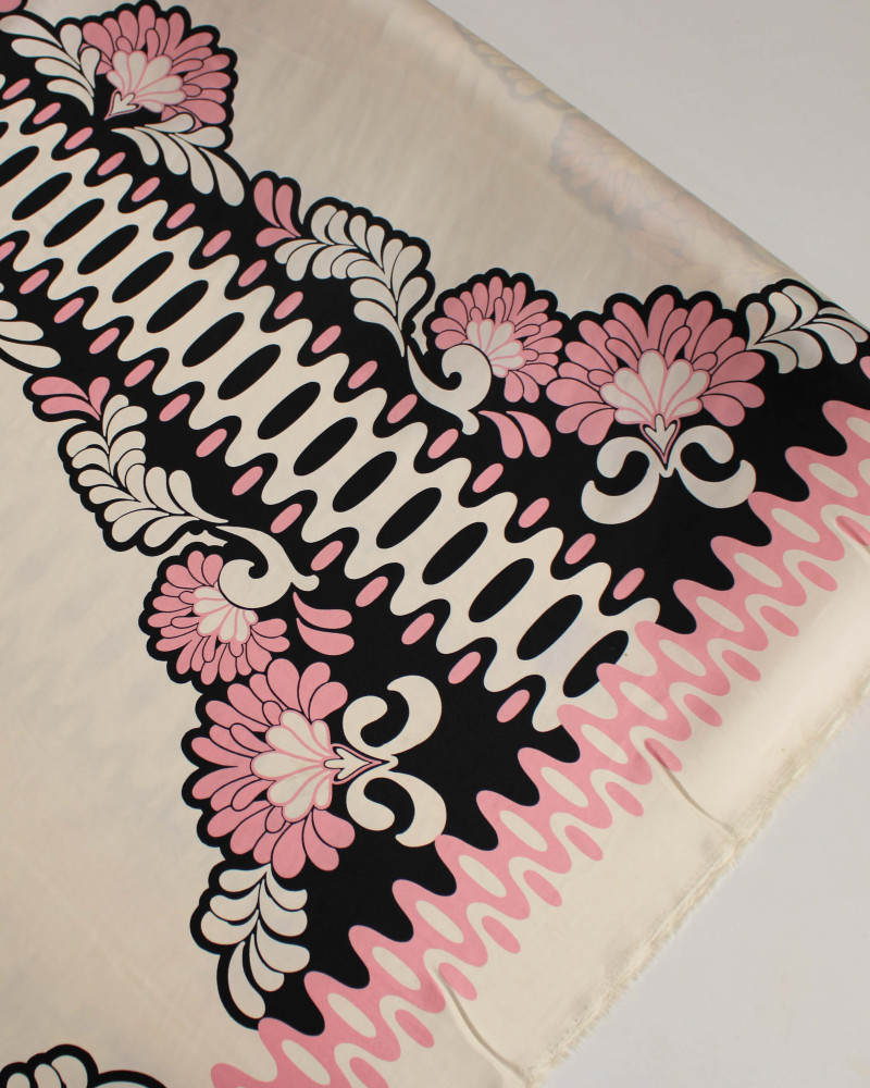 Tecido Crepe Silk Italiano Barrado Vertical Abstrato Rosa, Preto e Creme