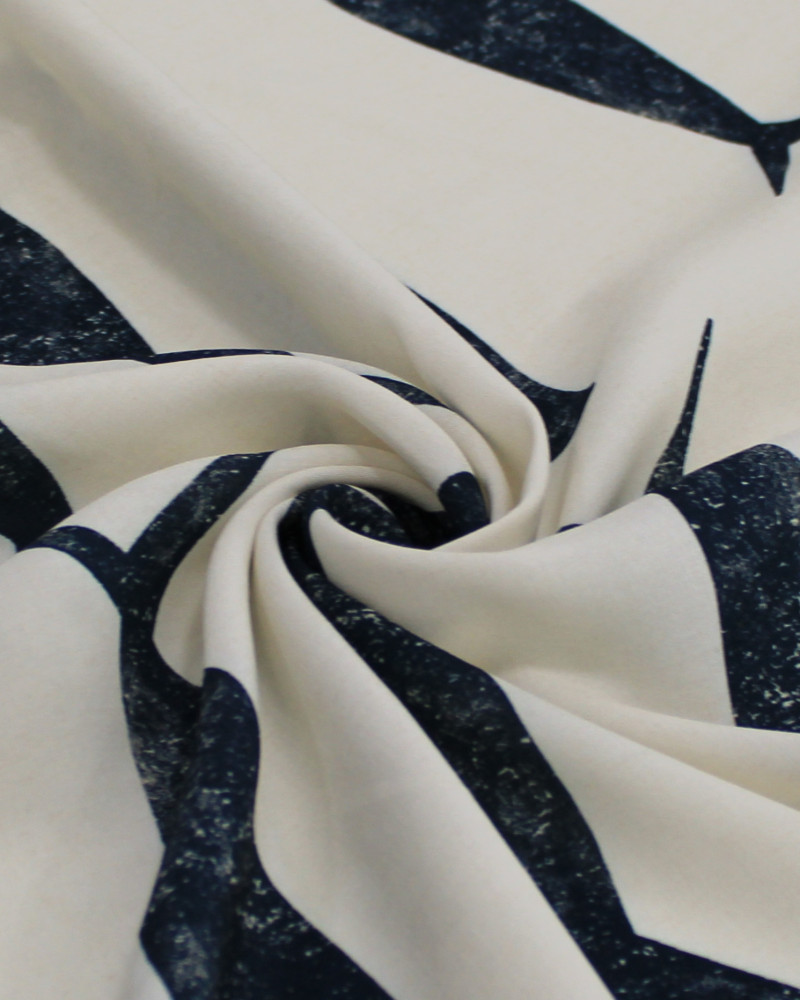Tecido Viscose Premium Barrado Sardine Decrescente Azul Marinho Noite e Offwhite