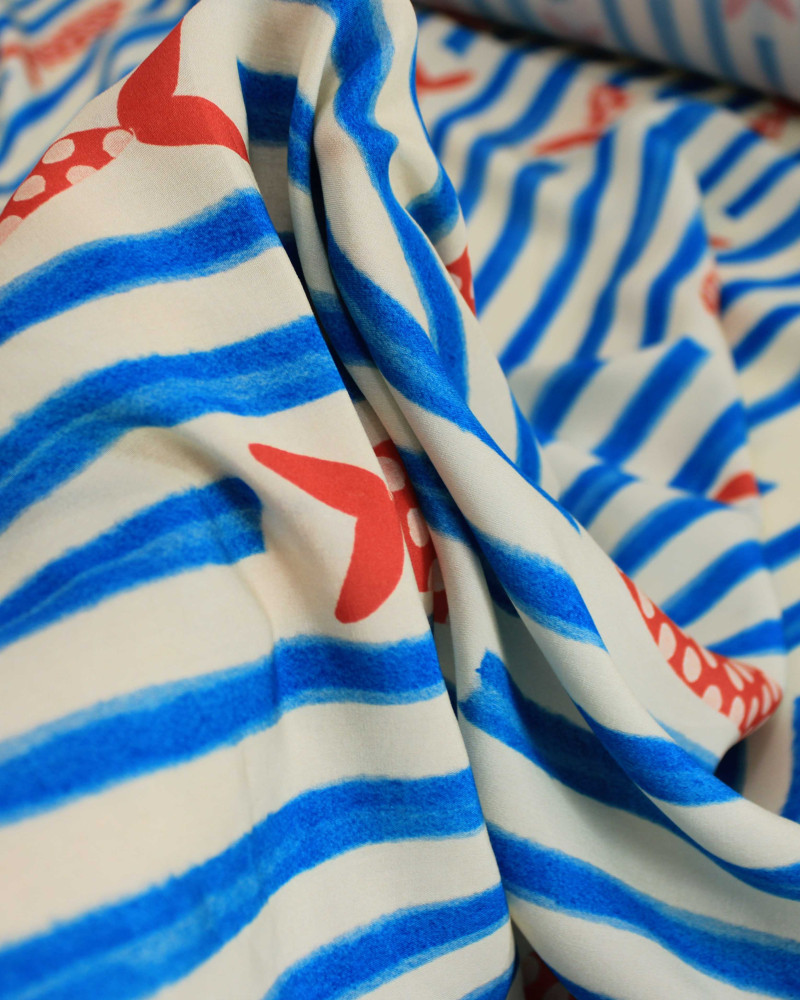 Tecido Viscose Premium Sardine Estampada Horizontal e Listras Vermelo, Azul e Offwhite