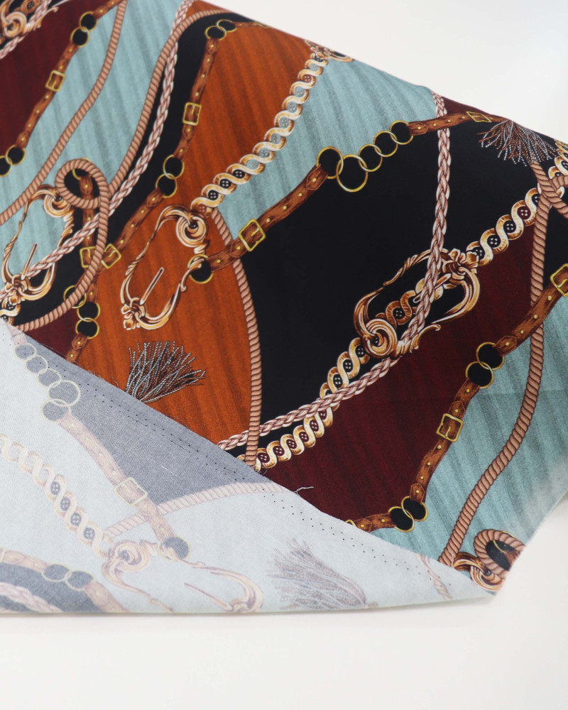 Tecido Viscose Estampa Correntes em Recortes Terracota, Azul e Marsala