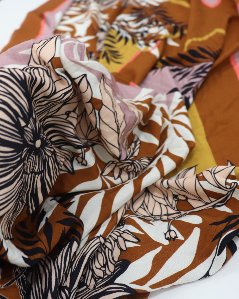 Tecido Viscose Macro Lenços Floral Tons Terrosos