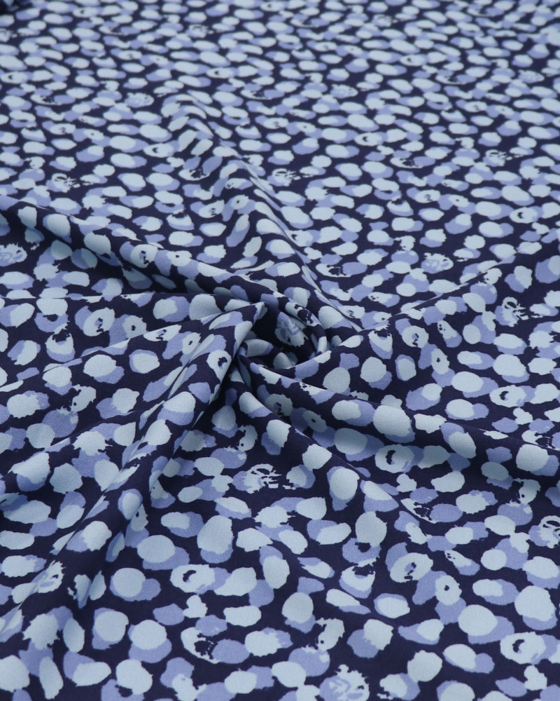 Tecido Crepe de Viscose Geométrico Irregular Sobreposto Tons de Azul